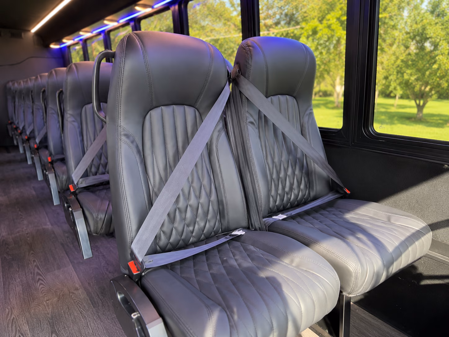 airport transfer buses for wedding guests arriving in new rochelle