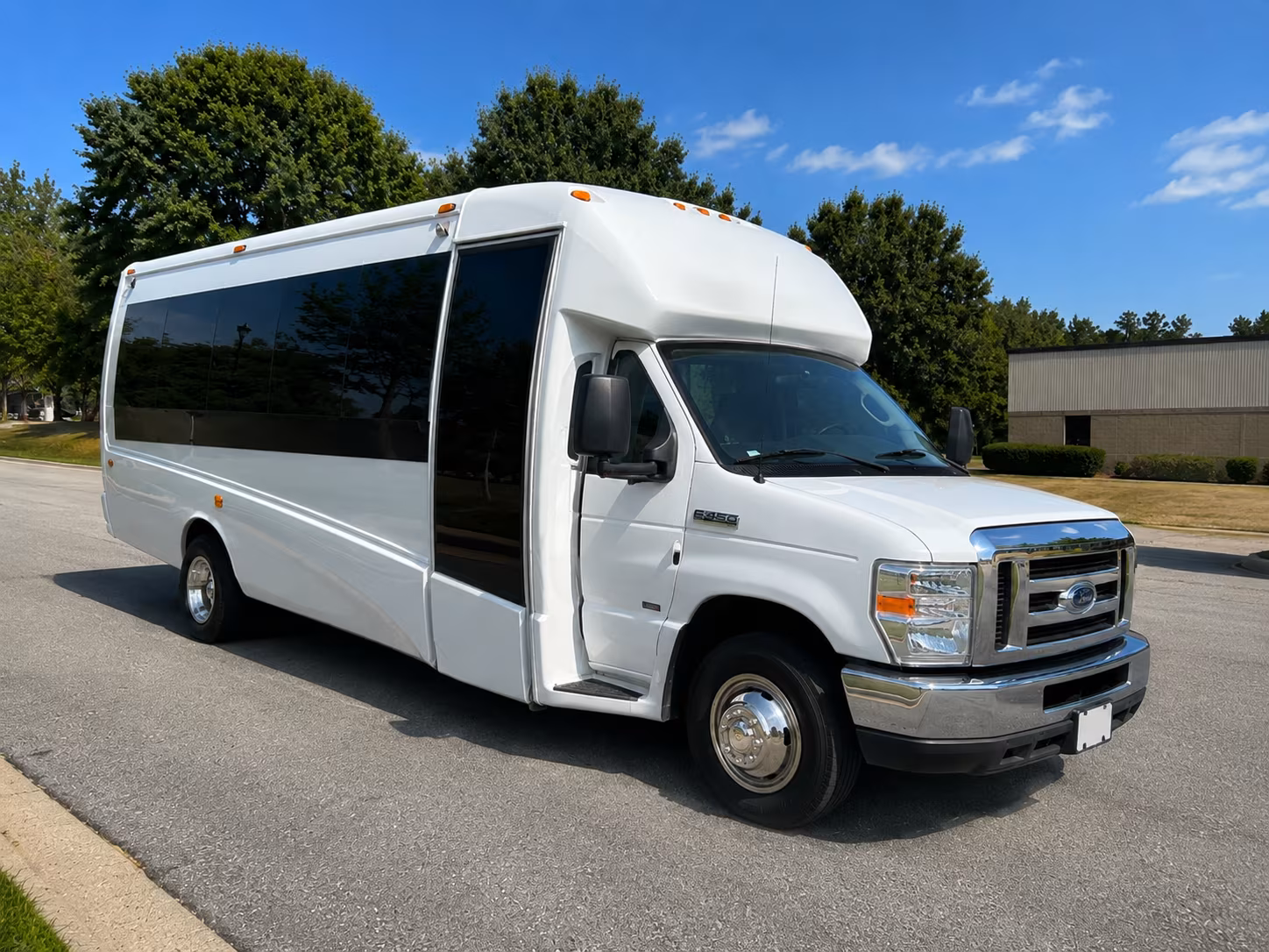 corporate airport transfer buses serving jfk laguardia and newark