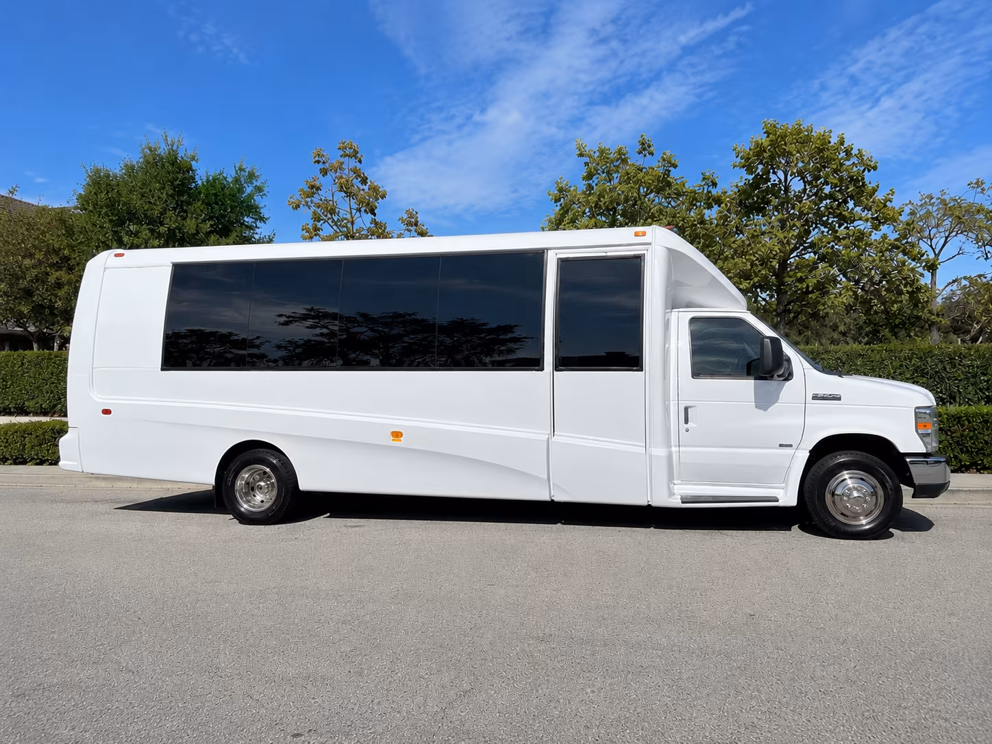 employee shuttle buses for new rochelle companies and corporate campuses